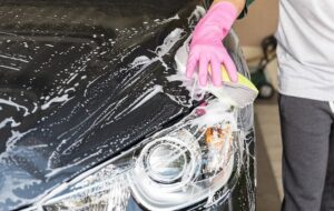 How to remove car wax