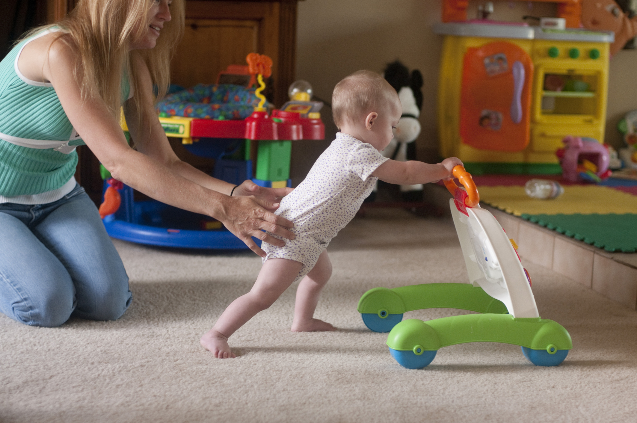 how young can babies walk