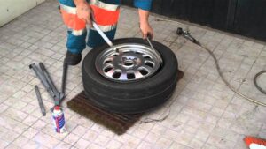 How to remove tire from the rim