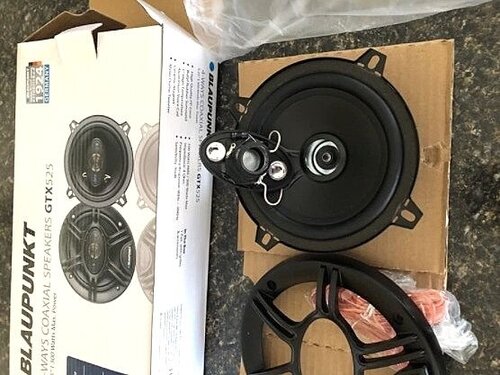 Blaupunkt 5.25-Inch 300W 4-Way Coaxial Car Audio Speaker